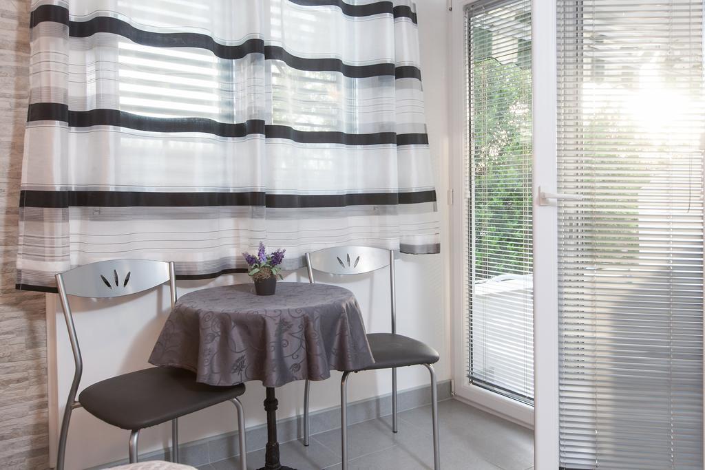 Apartments Smiljka Tucepi Bilik gambar